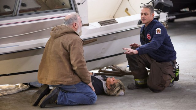 Click to watch 'How Does It End?' (popup) Chicago Fire